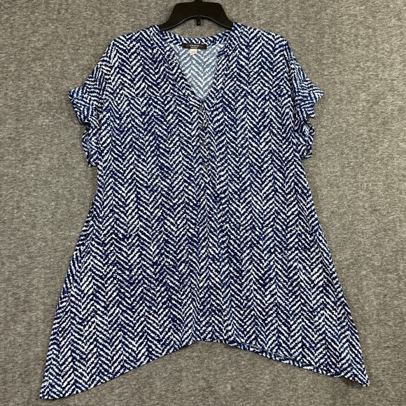 Cocomo 1X Tunic Top Blue White Geometric Print Short Sleeve Shark Hem Stretchy - Picture 1 of 5